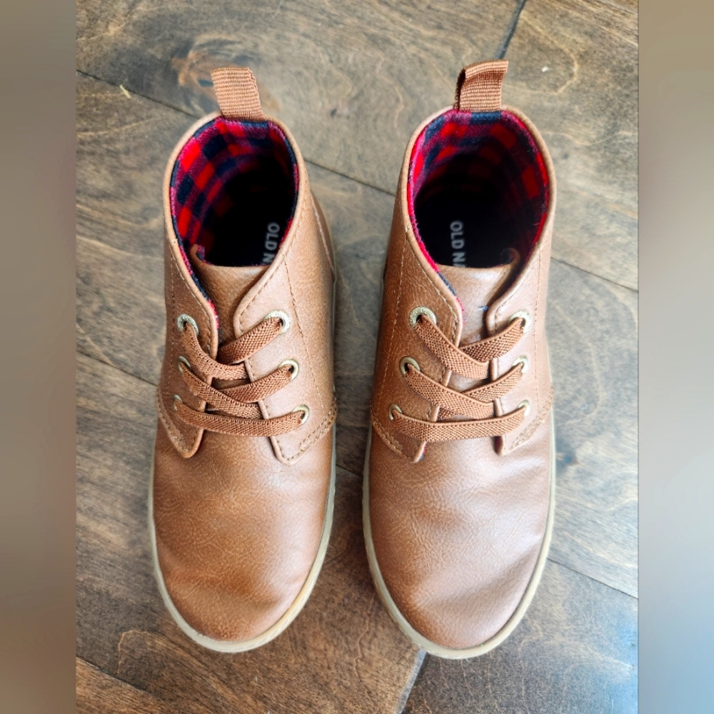 Boys brown shoes